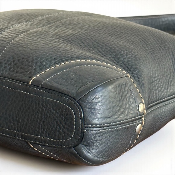 Authentic Coach Black Leather Bucket Shoulder Bag! - Picture 6 of 14